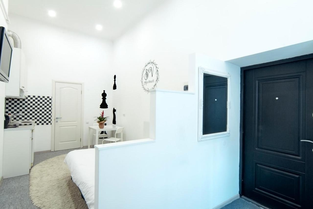 Bv Apartments Black And White Leopoli Esterno foto