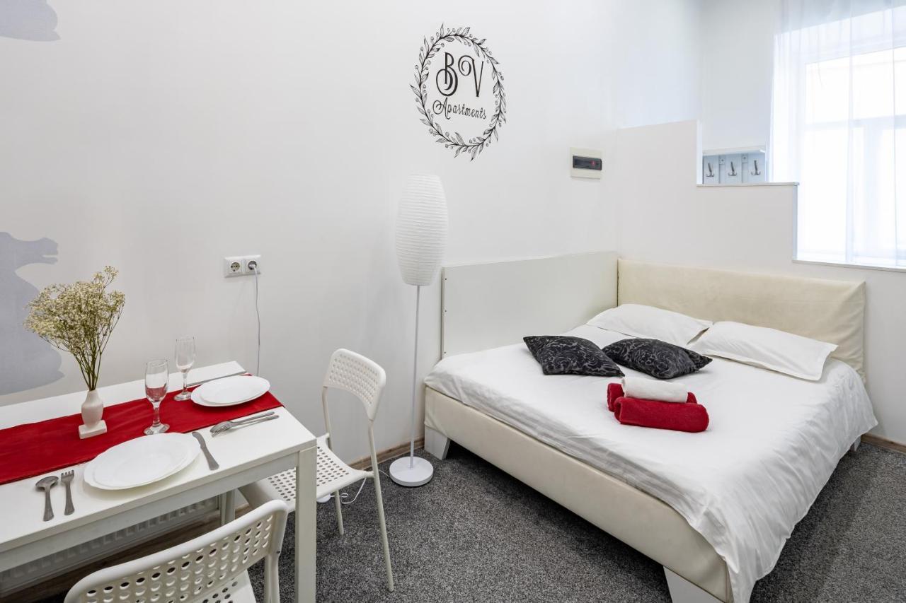 Bv Apartments Black And White Leopoli Esterno foto